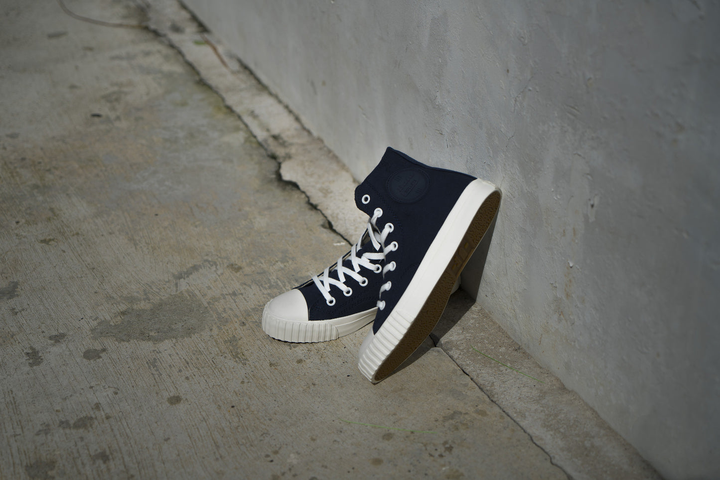 Bata Bullet Navy White High - Emporium of the Modern Man
- 2