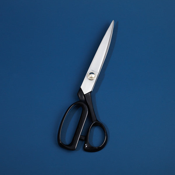 Tachi Tailor Scissors - Emporium of the Modern Man
- 1