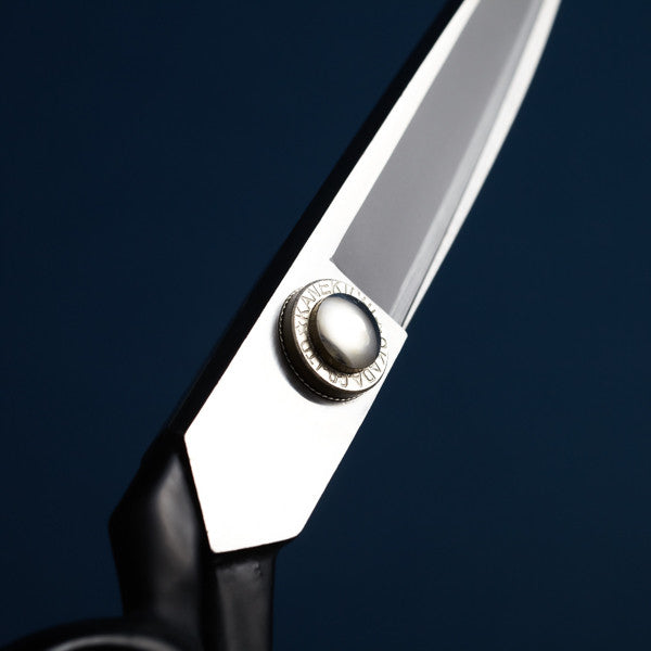 Tachi Tailor Scissors - Emporium of the Modern Man
- 3