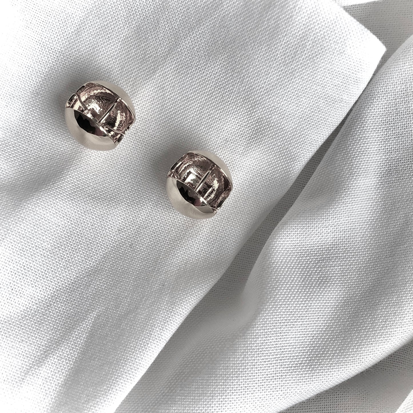 Ball Earrings in 925 Silver by Veronique