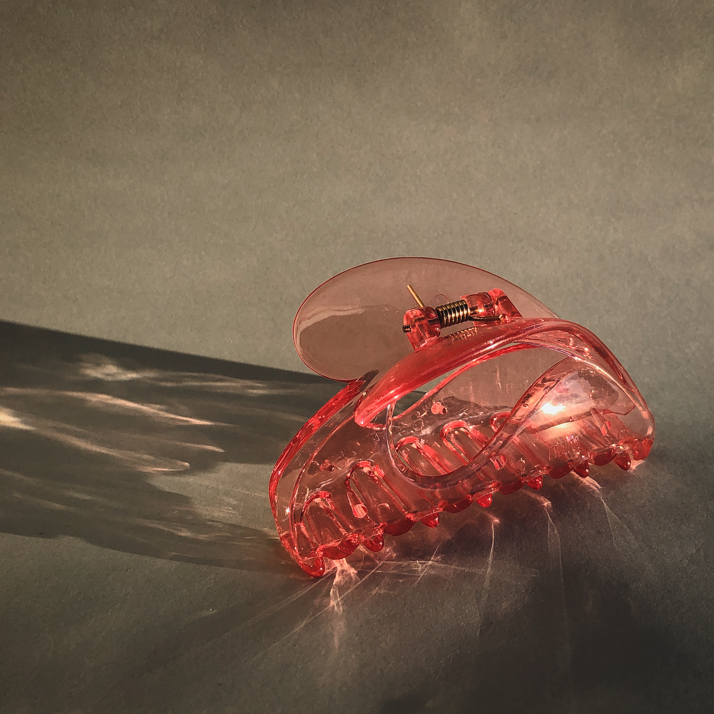 Minnie Clear Hair Claws by Veronique