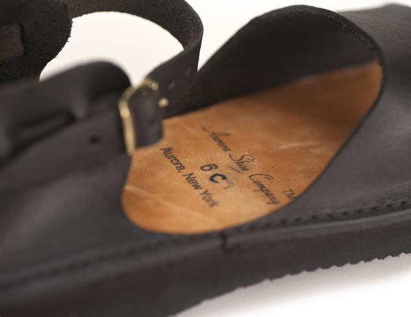 Aurora Shoe Co. - Women's Chinese (Black)